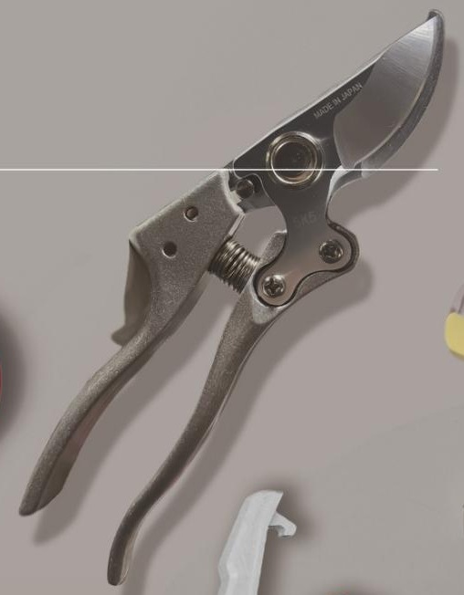 Metal pruning shears shown in the JIANGDA catalogue introduction, category illustration